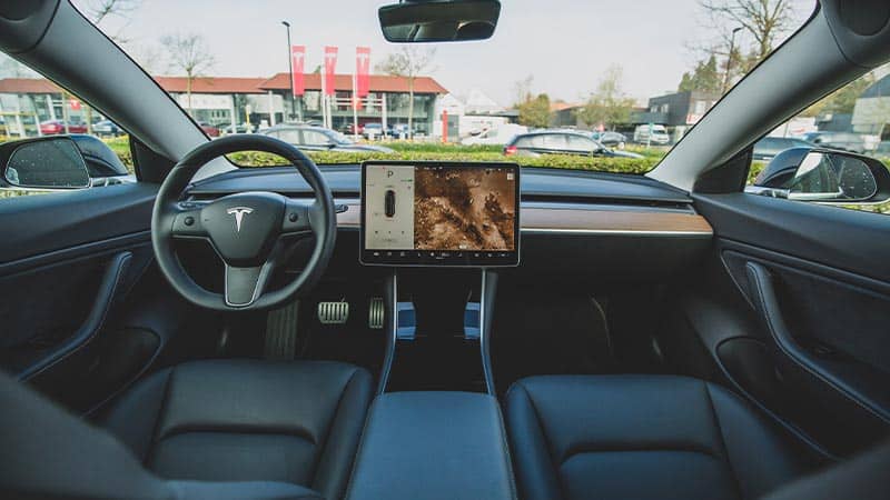 איך מטעינים רכב חשמלי