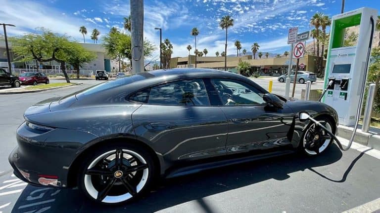 הזמנת עמדת טעינה לרכב חשמלי